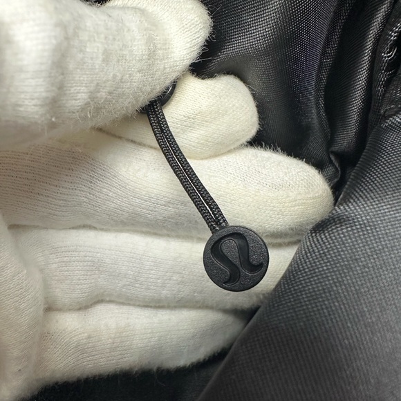 NWOT Lululemon All night Bag Black - Picture 9 of 17